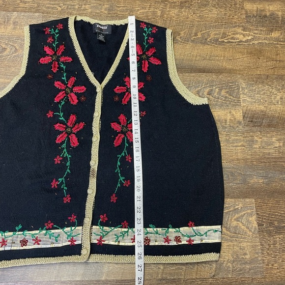 Designers Originals Studio Joy Size 1X Christmas Embroidered Sweater Vest Beads - Picture 5 of 10